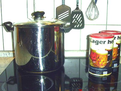 Bierkit, wartend auf Heißwasser